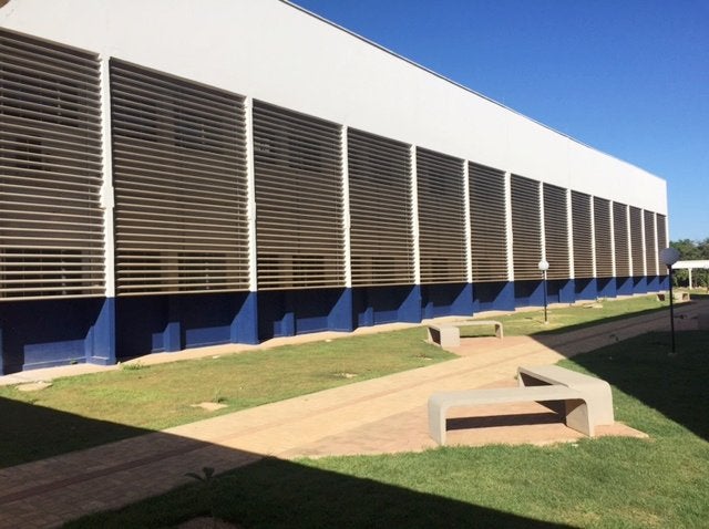 Brise Metálico Sistema AB200 - Refax