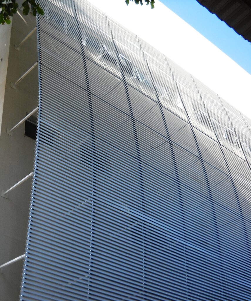 Brise LC100 instalado tipo fora do vão