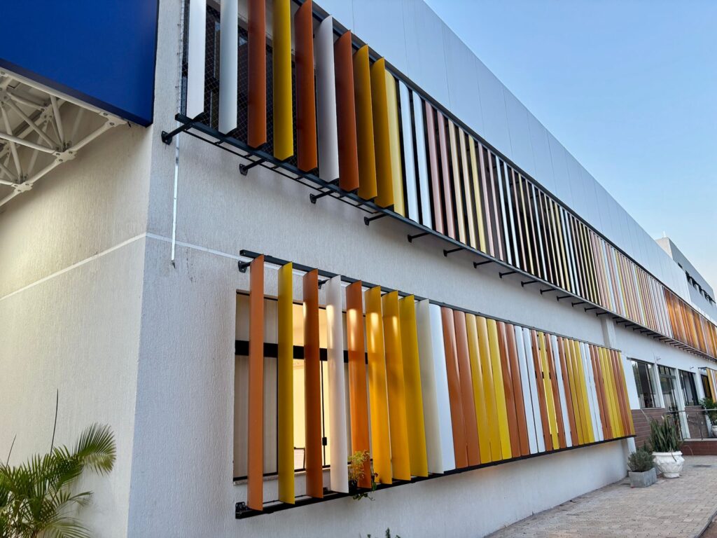 Brise Asa de avião instalado tipo fora do vão